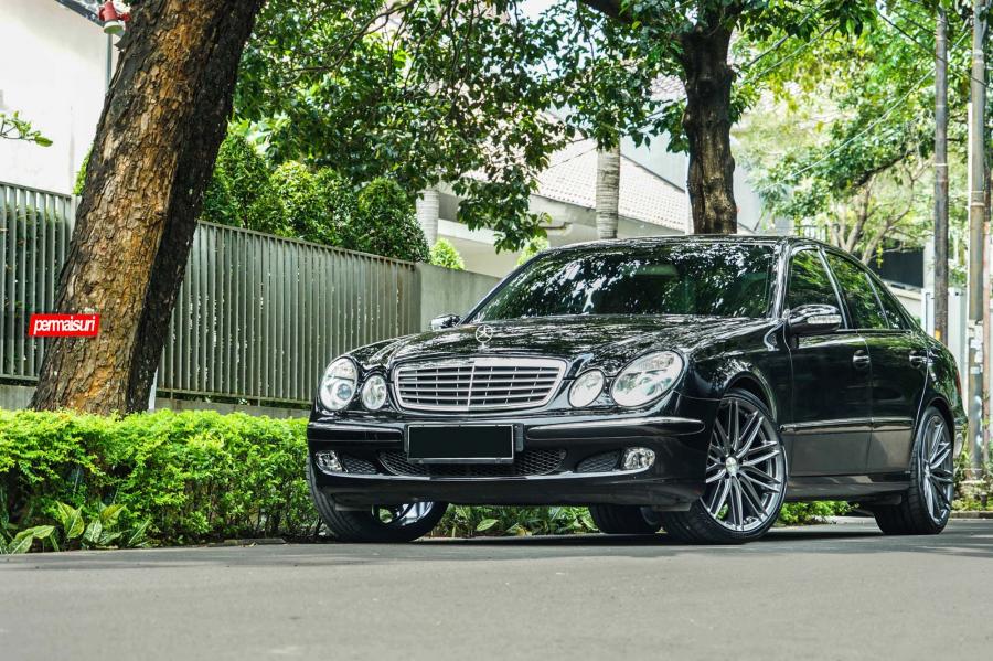  Mercedes-Benz E260 on Vossen Wheels (VFS4) 2017 года  (фото 1 из 12)